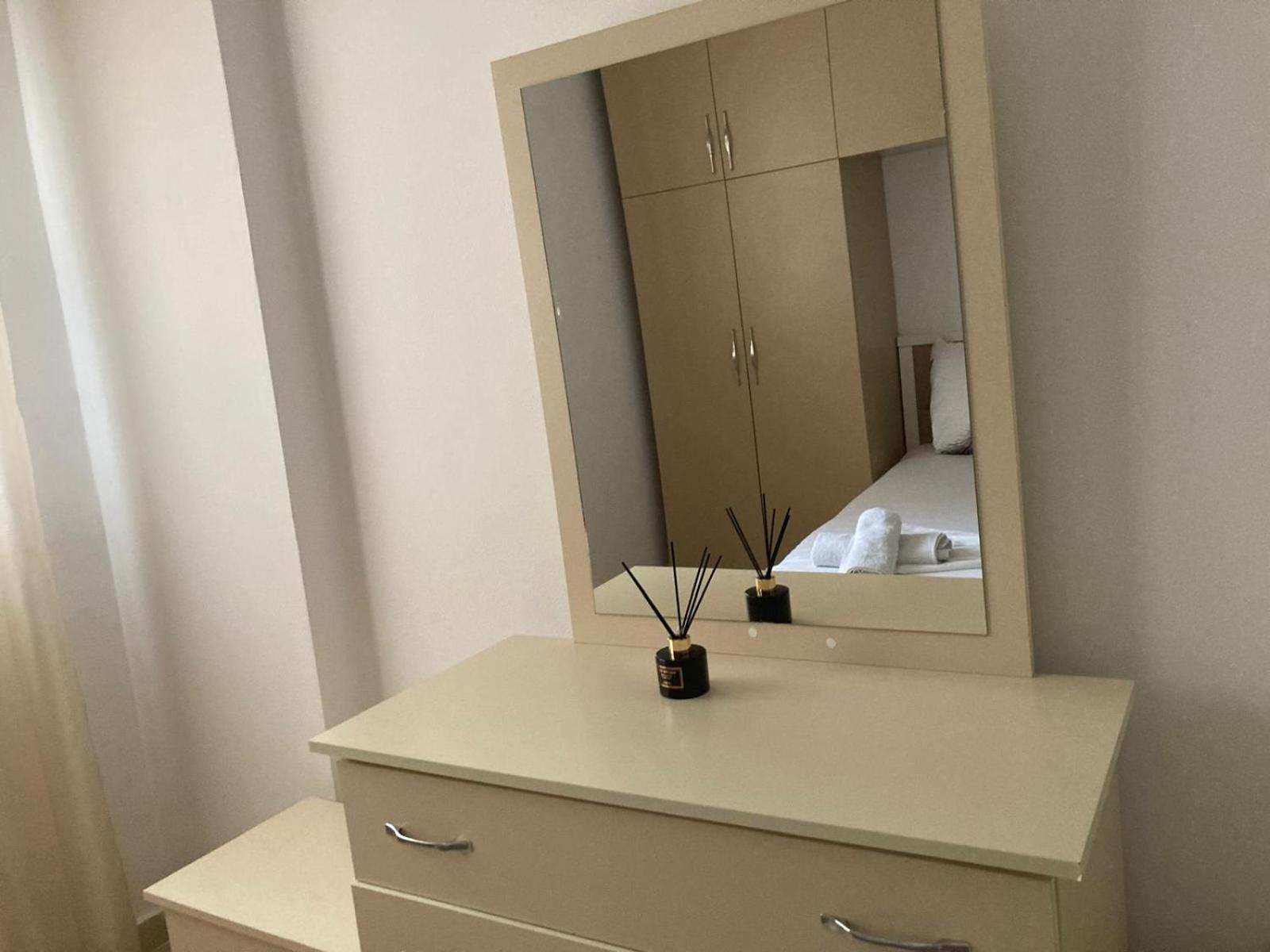 Hergi Apartament Vlorë エクステリア 写真